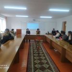 14 – декабрында 2021 жылдын К. Тыныстанов атындагы ЫМУнун колледжинин студенттерине Каракол шаарынын социалдык фондунун башкармачылыгынын  адистери, Тилекматова Дарика Карсановна, Кыдыргычева Эльза Жумашевна, Асанбеков Жакшылык Асанбековичтер колледжге келип, конок лекция отуп беришти.